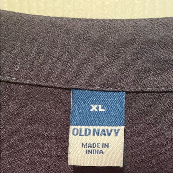 Old Navy top with pleats & gathers - Picture 6 of 7